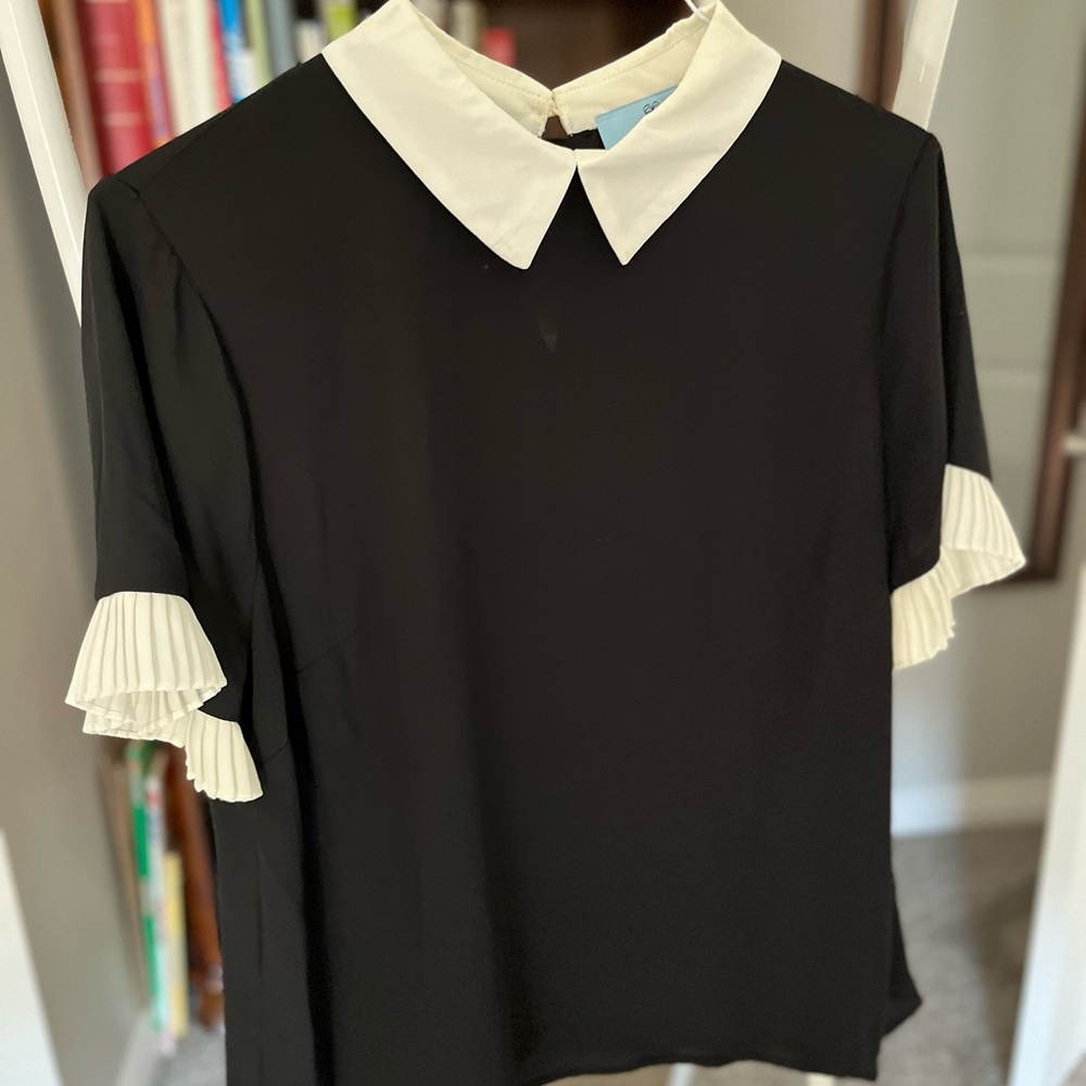 CeCe Colorblocked Collared Blouse white collar & white trim on short sleeves xl